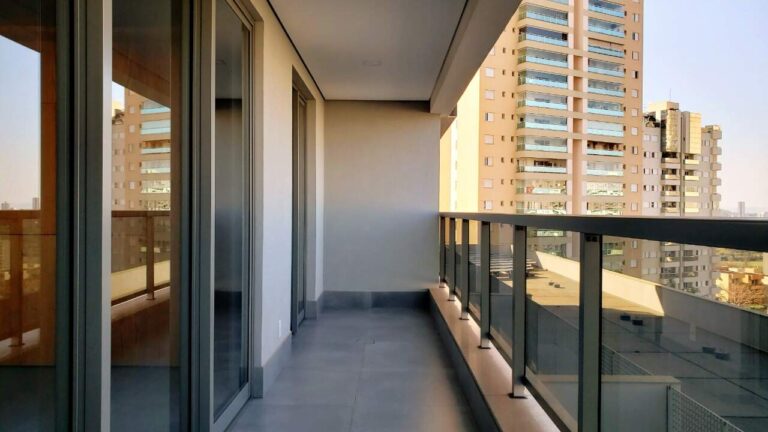 Apartamento para aluguel no Jardim Botânico: Sacada