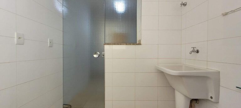 Apartamento para aluguel no Jardim Paulista: rea de servi o