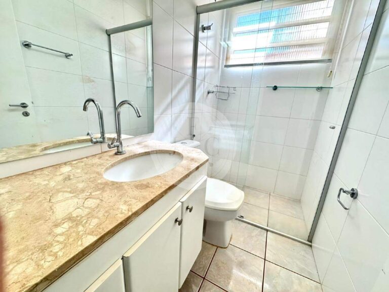 Casa em Condomínio à venda no Jardim Interlagos: