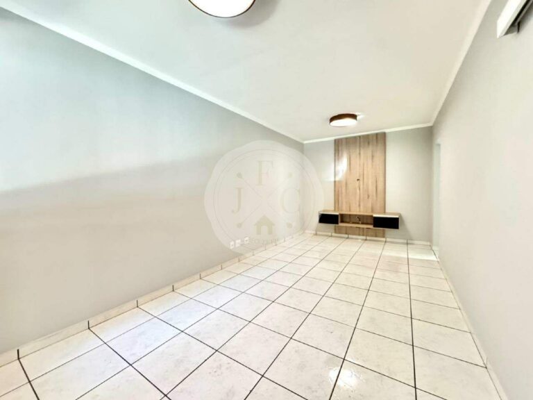 Casa em Condomínio à venda no Jardim Interlagos: