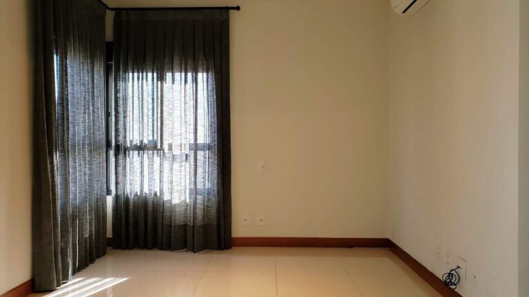 Apartamento à venda no Bosque das Juritis: Sala de tv revers vel