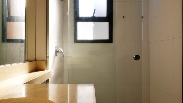 Apartamento à venda no Bosque das Juritis: Banheiro Su te 1