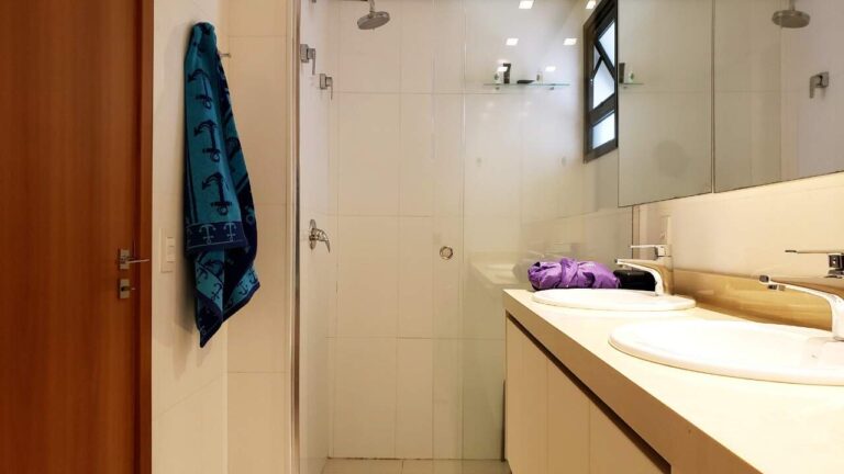 Apartamento à venda no Bosque das Juritis: Banheiro Su te 2