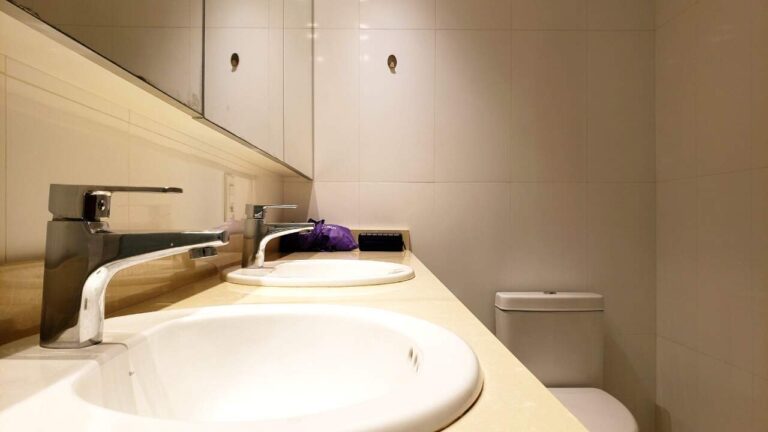 Apartamento à venda no Bosque das Juritis: Banheiro Su te 2