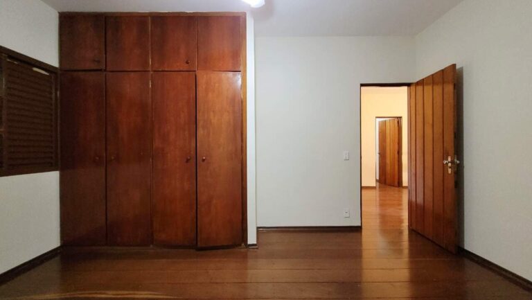 Casa à venda no Ribeirânia: Dormit rio 4