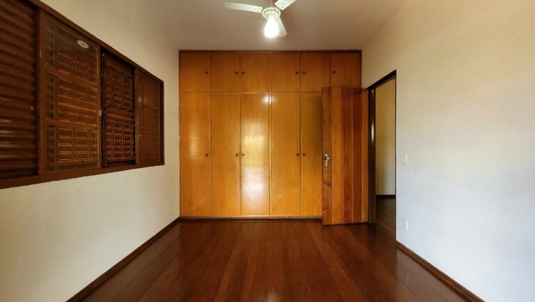 Casa à venda no Ribeirânia: Dormit rio 3