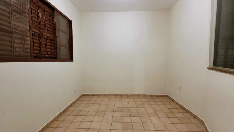 Casa à venda no Ribeirânia: Escrit rio