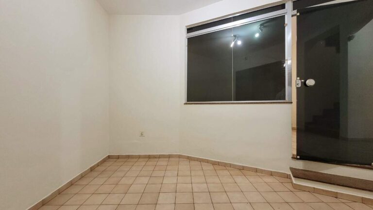 Casa à venda no Ribeirânia: Escrit rio