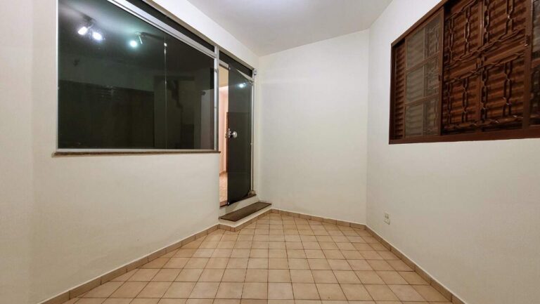 Casa à venda no Ribeirânia: Escrit rio
