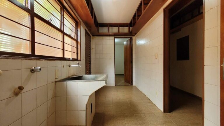 Casa à venda no Ribeirânia: rea de servi o