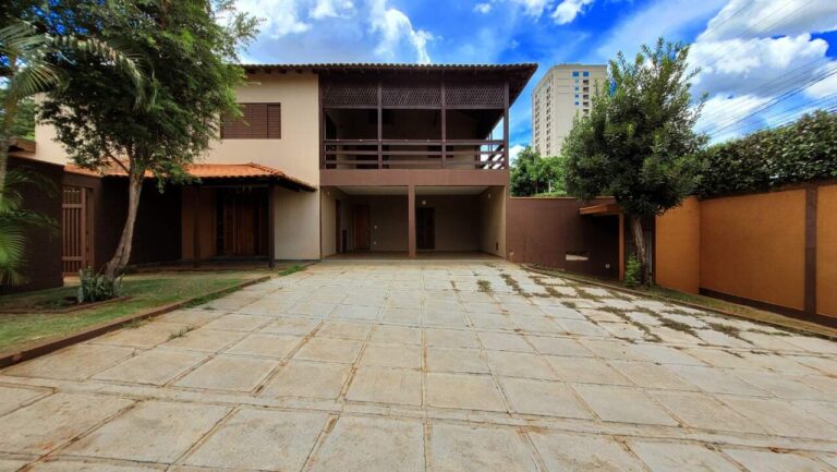 Casa à venda no Ribeirânia: Garagem
