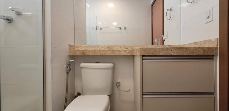 Apartamento para aluguel no Jardim Botânico: Banheiro social