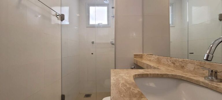 Apartamento para aluguel no Jardim Botânico: Banheiro social