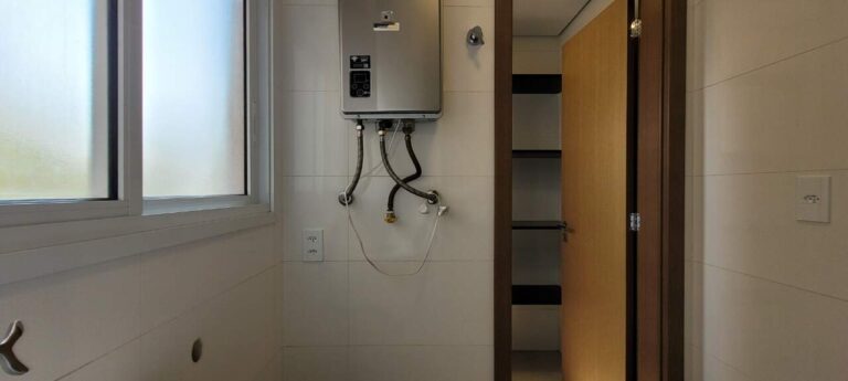 Apartamento para aluguel no Jardim Botânico: rea de servi o