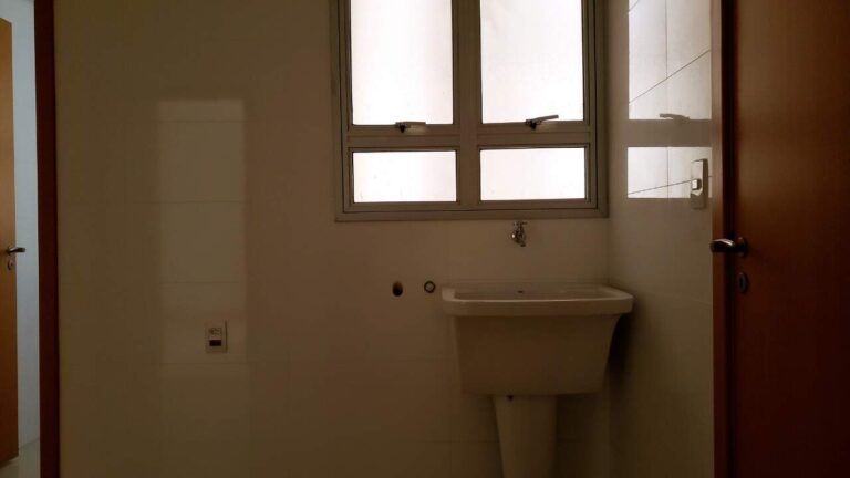 Apartamento à venda no Jardim Botânico: rea de Servi o