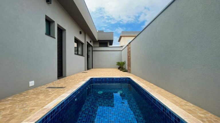 Casa em Condomínio à venda no Condomínio Villa Romana: rea da piscina