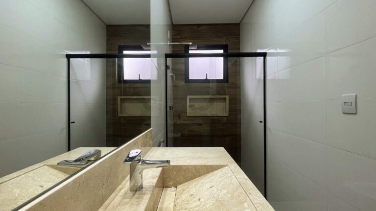 Casa em Condomínio à venda no Condomínio Villa Romana: Su te 1