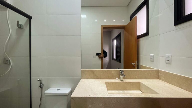 Casa em Condomínio à venda no Condomínio Villa Romana: Su te 2
