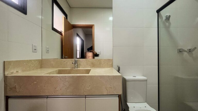 Casa em Condomínio à venda no Condomínio Villa Romana: Su te 3