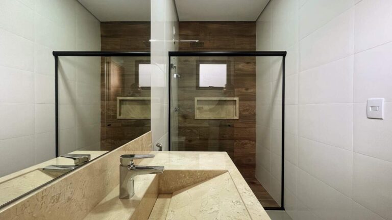 Casa em Condomínio à venda no Condomínio Villa Romana: Su te 3