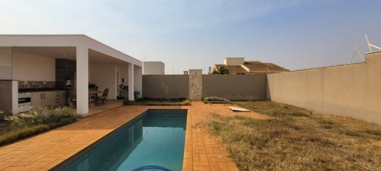 Casa à venda no City Ribeirão: Piscina