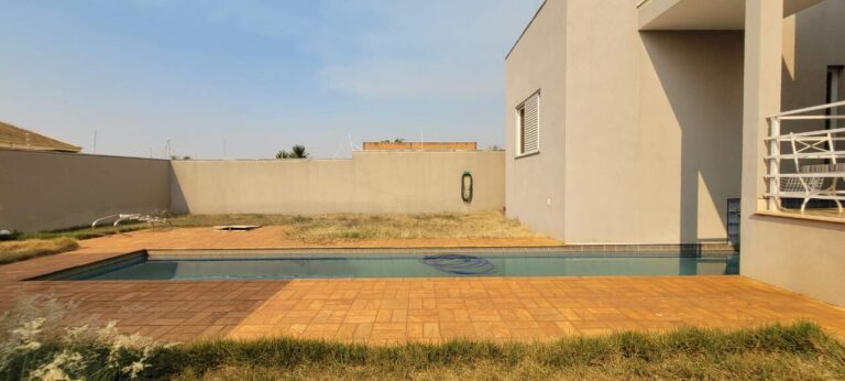 Casa à venda no City Ribeirão: Piscina
