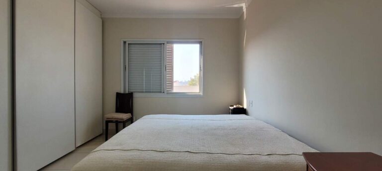Casa à venda no City Ribeirão: Su te 1