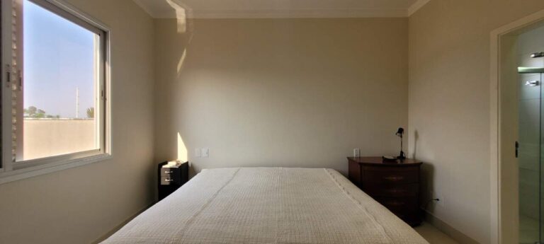 Casa à venda no City Ribeirão: Su te 1