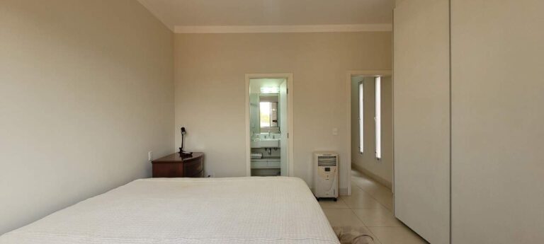 Casa à venda no City Ribeirão: Su te 1
