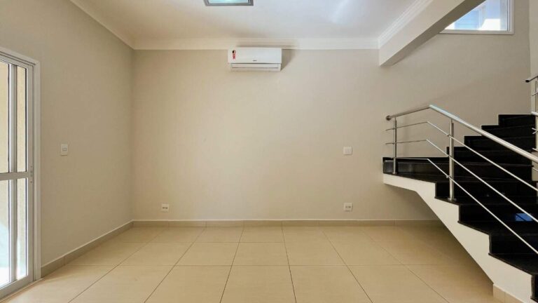 Casa em Condomínio para aluguel no Condomínio Pitangueiras: sala de jantar