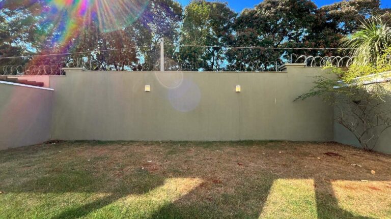 Casa em Condomínio para aluguel no Condomínio Pitangueiras: quintal