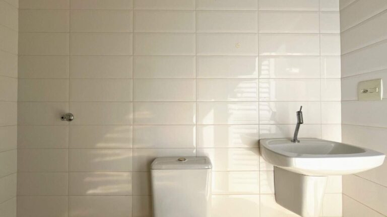 Casa em Condomínio para aluguel no Condomínio Pitangueiras: vesti rio