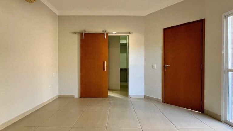 Casa em Condomínio para aluguel no Condomínio Pitangueiras: su te principal