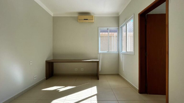 Casa em Condomínio para aluguel no Condomínio Pitangueiras: su te 2