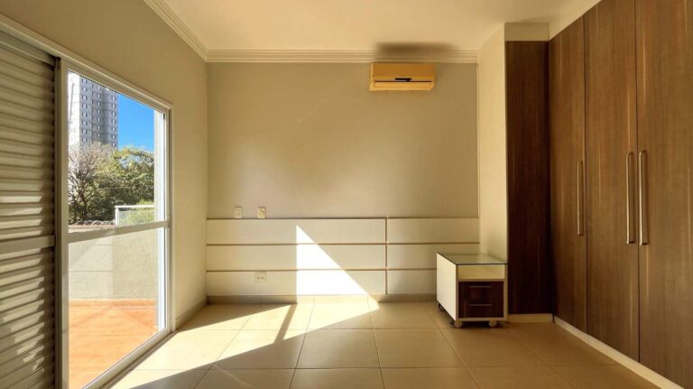 Casa em Condomínio para aluguel no Condomínio Pitangueiras: su te 3
