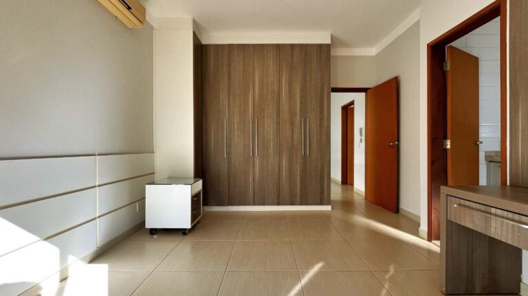 Casa em Condomínio para aluguel no Condomínio Pitangueiras: su te 3