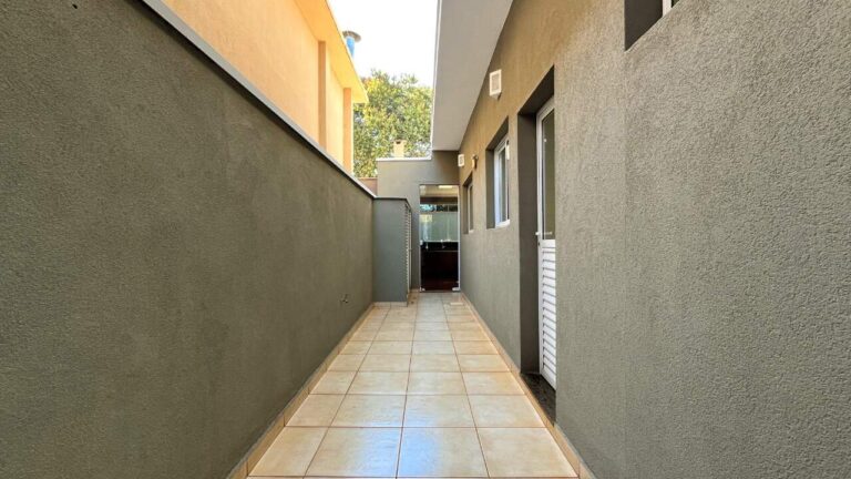 Casa em Condomínio para aluguel no Condomínio Pitangueiras: rea de servi o