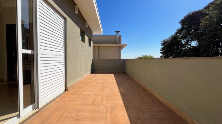 Casa em Condomínio para aluguel no Condomínio Pitangueiras: sacada su te 3