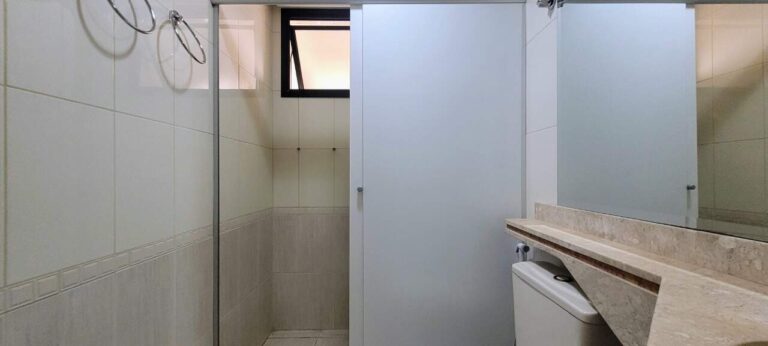Apartamento para aluguel no Santa Cruz do José Jacques: banheiro social