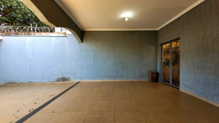 Casa Comercial à venda no Alto da Boa Vista: garagem