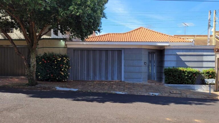 Casa Comercial à venda no Alto da Boa Vista: fachada