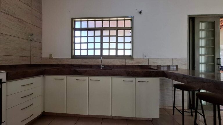 Casa para aluguel no City Ribeirão: