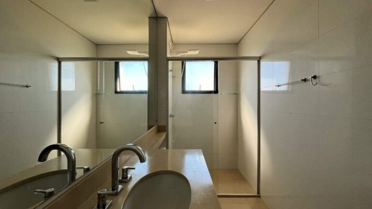 Apartamento para aluguel no Residencial Alto do Ipê: Banheiro su te 1