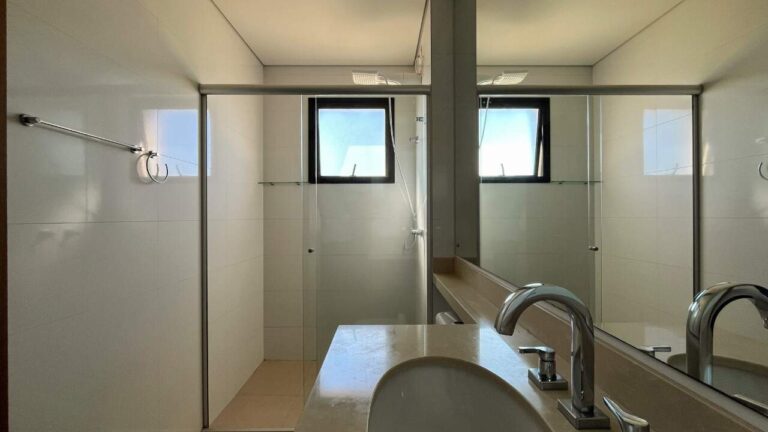 Apartamento para aluguel no Residencial Alto do Ipê: Banheiro su te 2