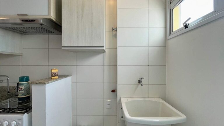 Apartamento à venda no Jardim Botânico: rea de servi o