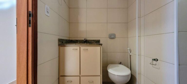 Apartamento à venda no Jardim Irajá: banheiro social