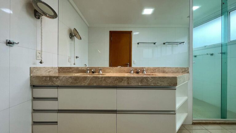Apartamento para aluguel no Jardim Botânico: Banheiro su te master