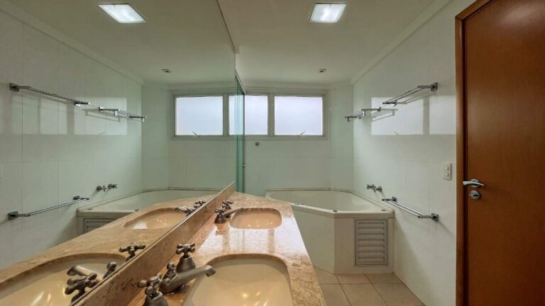 Apartamento para aluguel no Jardim Botânico: Banheiro su te master