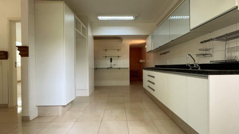 Apartamento para aluguel no Jardim Botânico: Cozinha