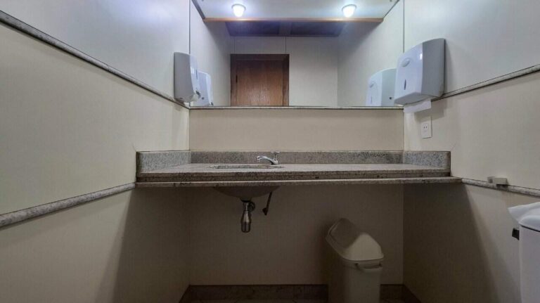 Sala Comercial para aluguel no Jardim Santa Ângela: